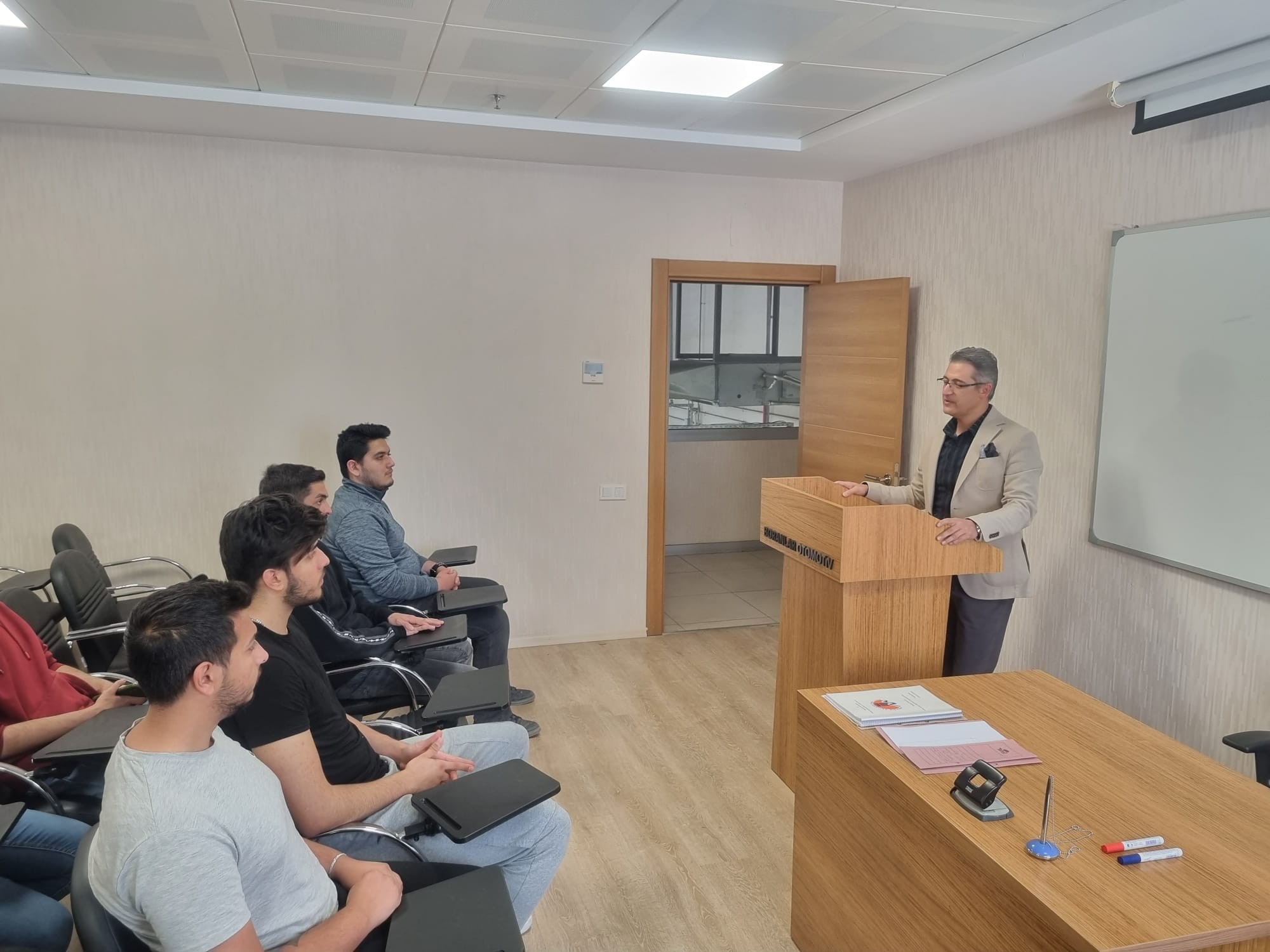 Otomotiv Satış ve Pazarlama Semineri detayı için tıklayınız