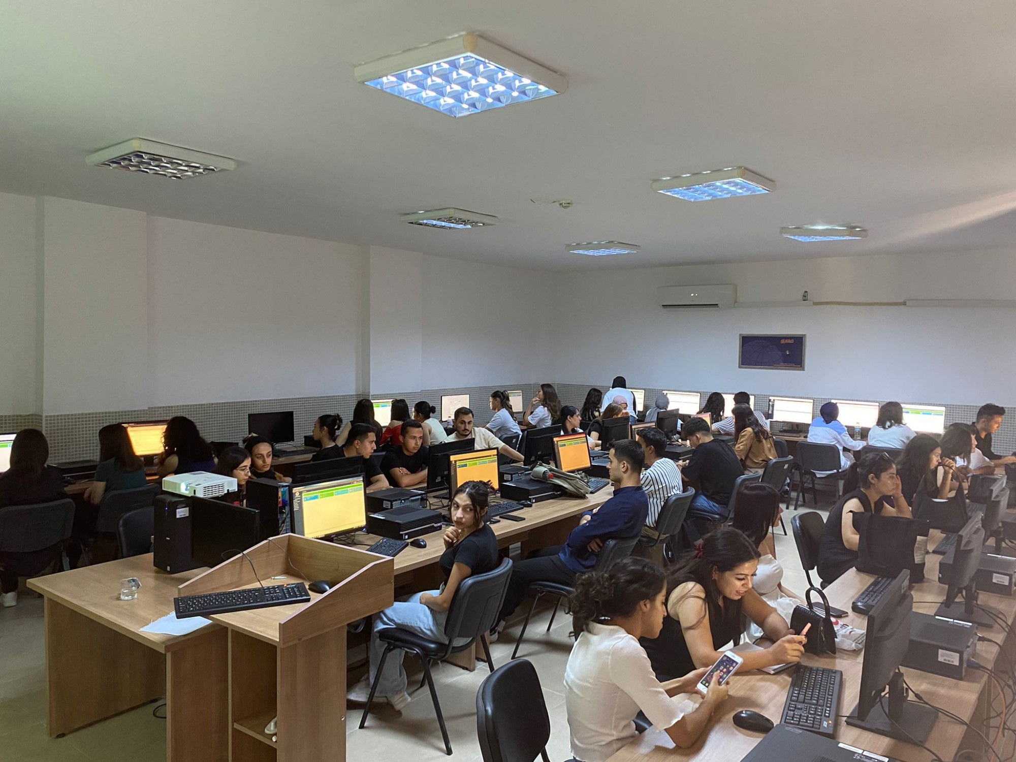 Yenilenen Bilgisayar Laboratuvarı Öğrencilerimizin Hizmetinde! detayı için tıklayınız