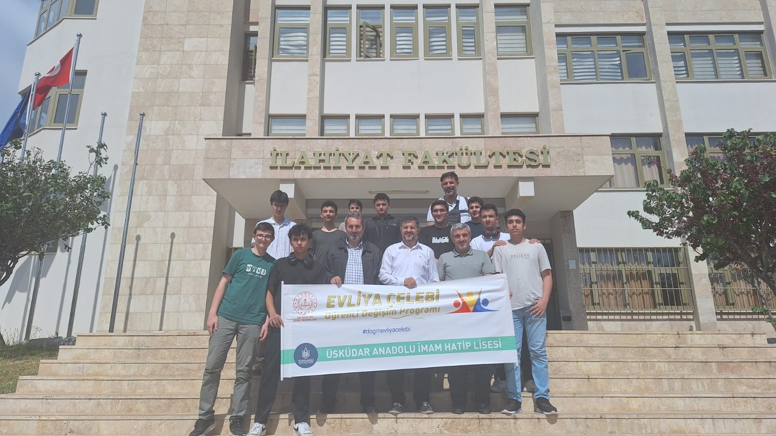 İmam-Hatip Liseleri Fakültemizi Ziyaret Etti. detayı için tıklayınız