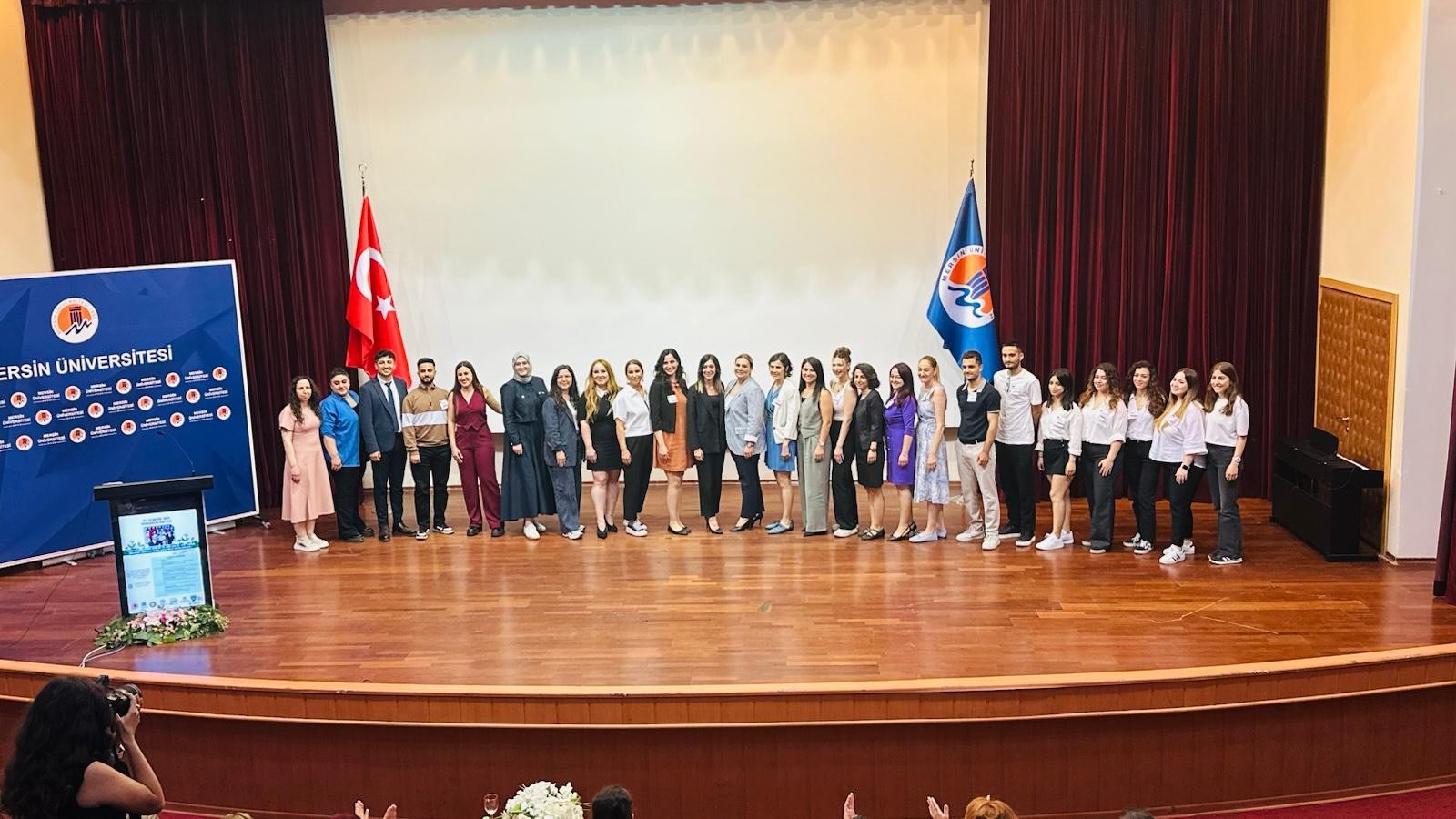 12-18 Mayıs Hemşirelik Haftası Üniversitemiz Ev Sahipliğinde Kutlandı detayı için tıklayınız
