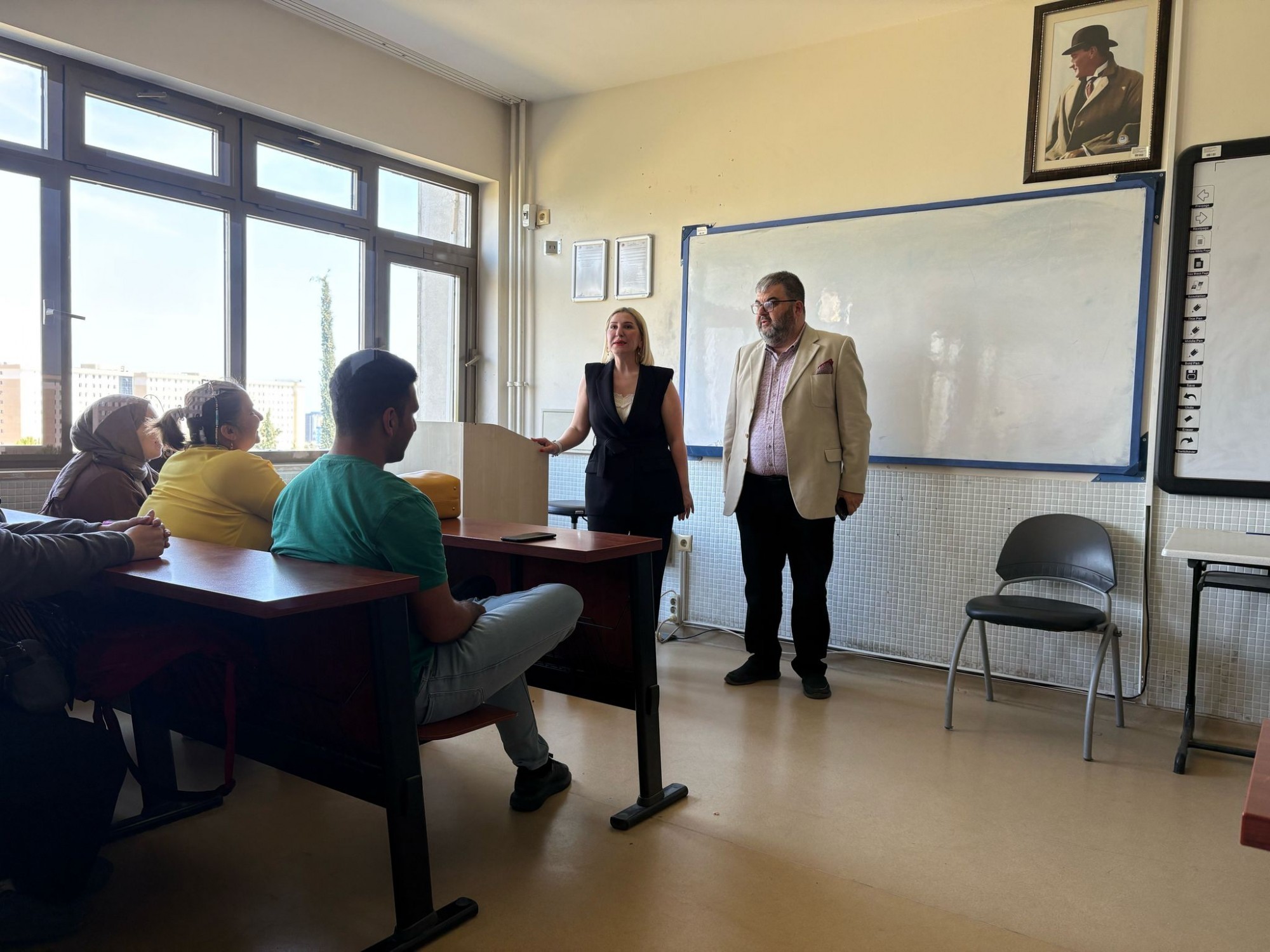 Mersin Üniversitesi Sosyal Bilimler Meslek Yüksekokulu'’nda “ Moda Perakendesinde Marka Olmak ” Konulu Seminer Gerçekleştirildi detayı için tıklayınız