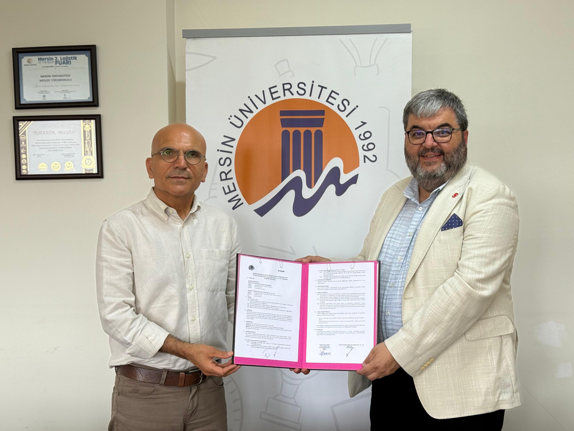 Mersin Üniversitesi ile Arçelik Canlar Ltd. Şti. Arasında İş Birliği Protokolü İmzalandı detayı için tıklayınız