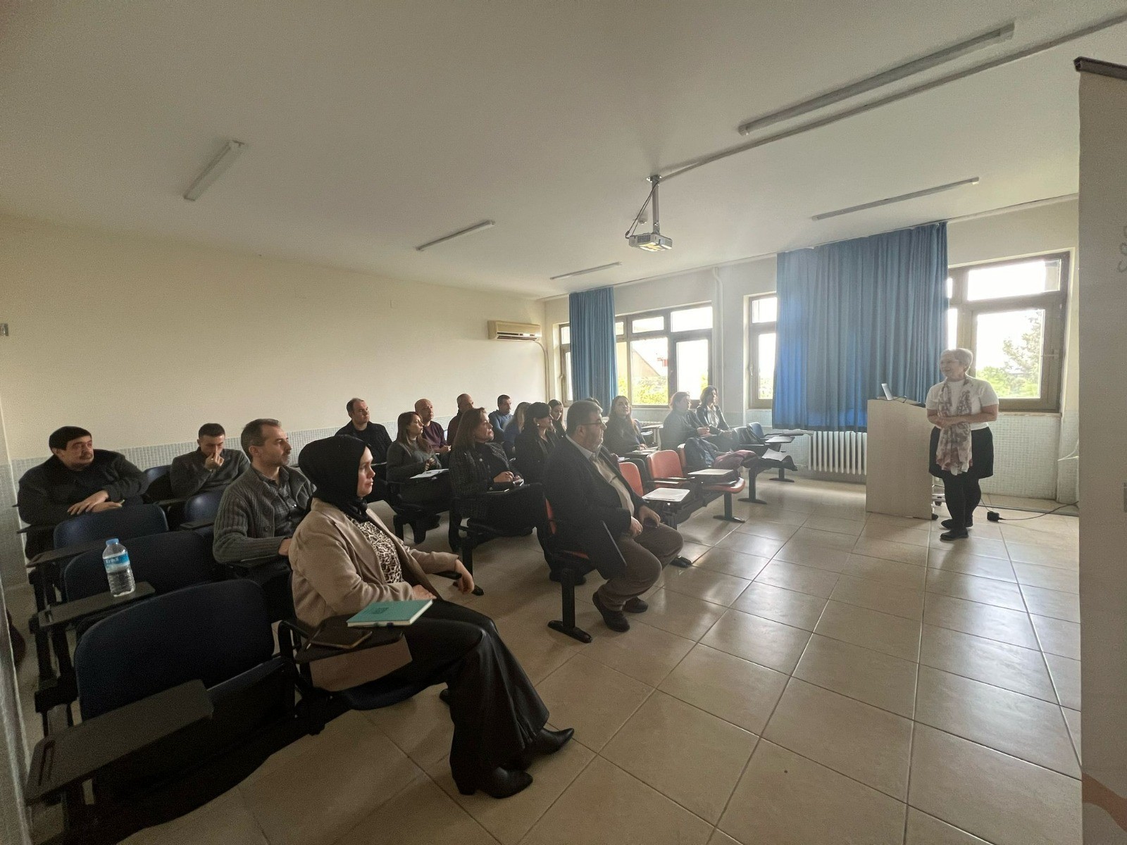 Sosyal Bilimler Meslek Yüksekokulu'nda Medek Süreçleri ve Öz Değerlendirme Raporu Eğitimi Verildi detayı için tıklayınız
