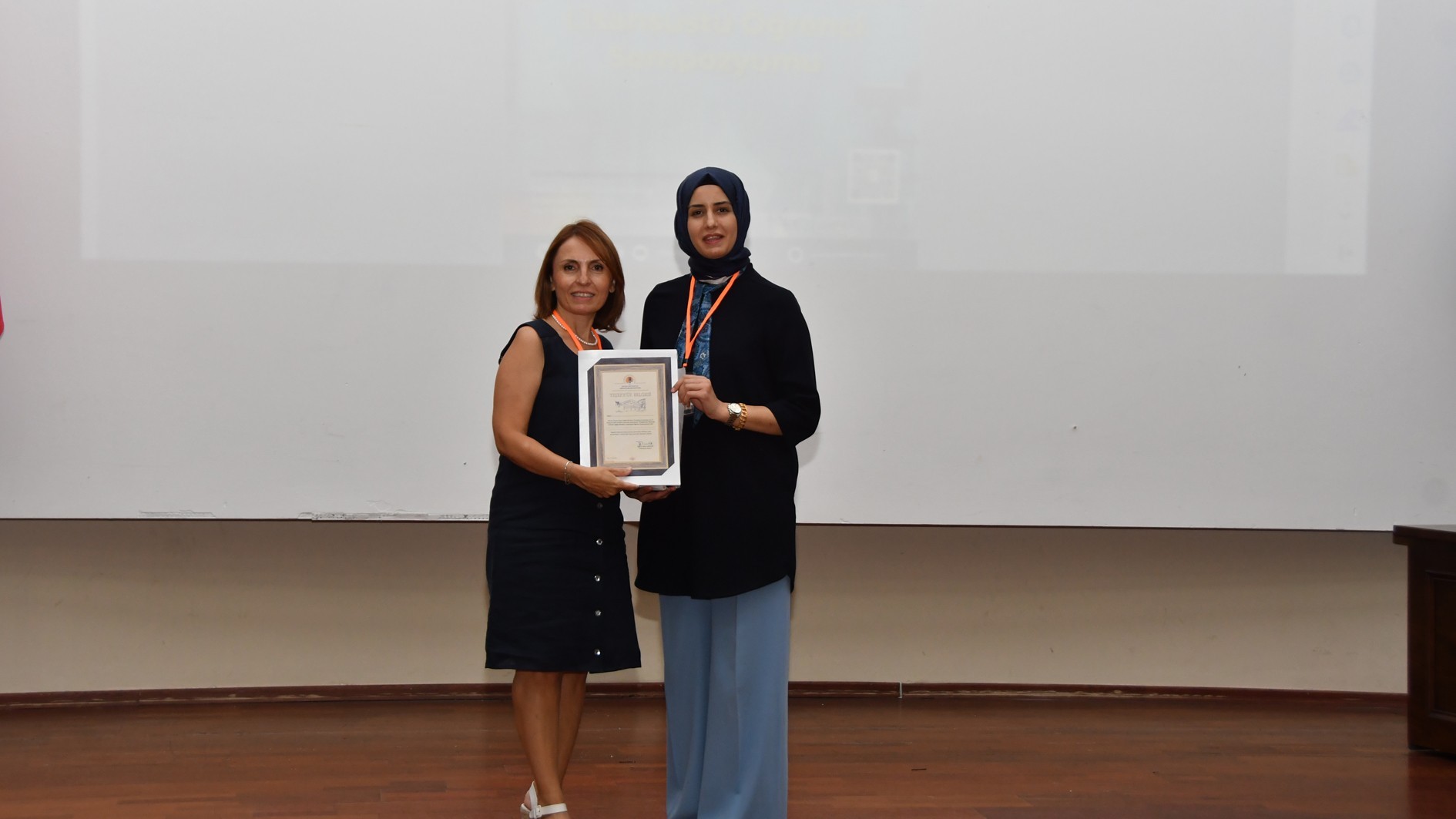 Enstitümüz Moleküler Mikrobiyoloji Anabilim Dalı Yüksek Lisans ve Doktora Öğrencilerimiz Sözlü Bildiri Ödüllerinin Sahibi Oldular. detayı için tıklayınız